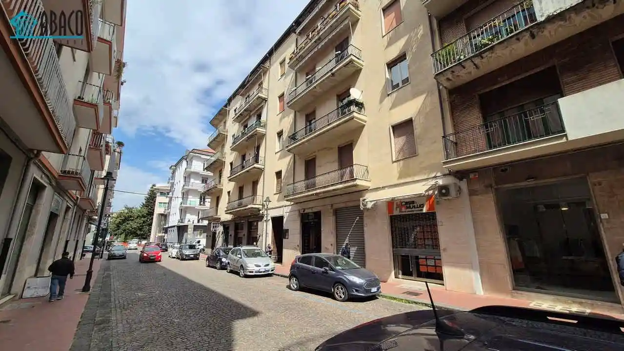 Appartamento via Dante Alighieri 50, Emanuele II, C. Colombo, Morelli e Silvati, Avellino - foto 2