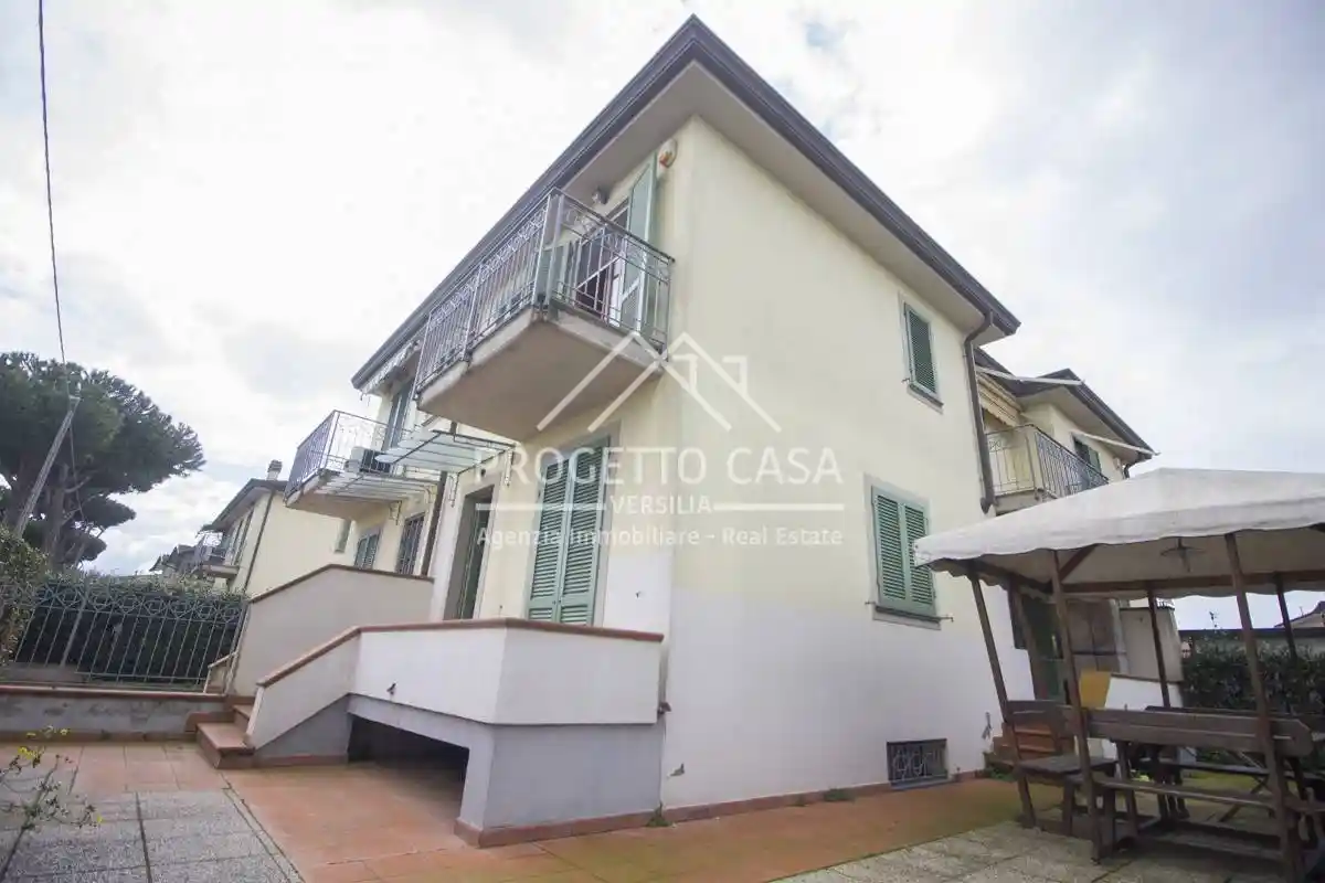 Villa in vendita a Camaiore