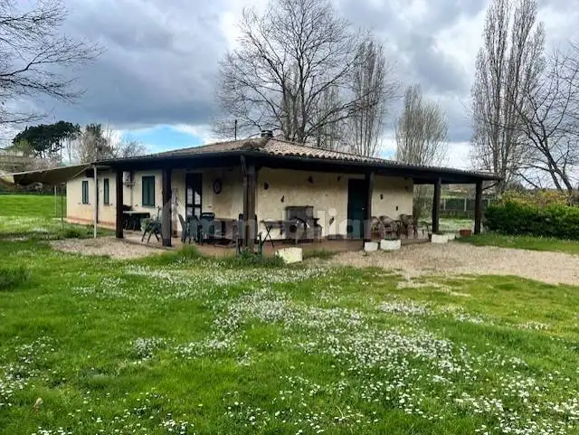 Villa in vendita a Oriolo Romano