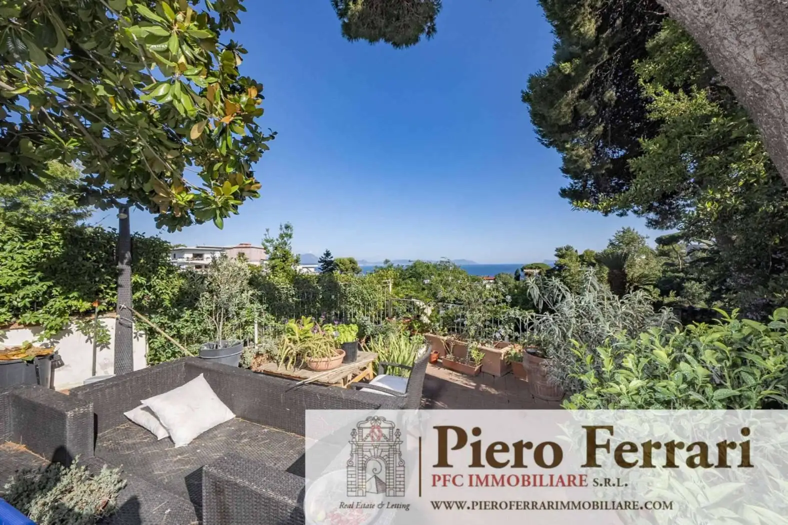 Appartamento in vendita a Napoli