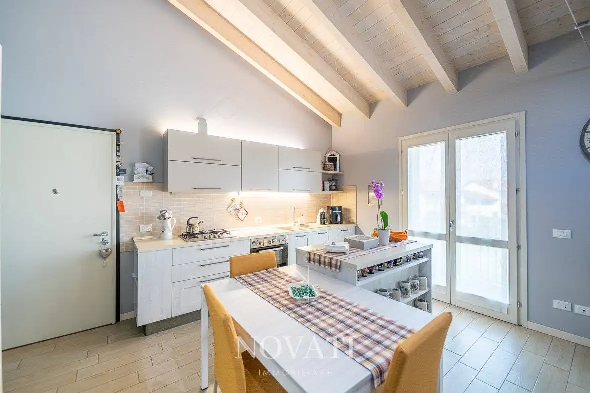 Trilocale ottimo stato, primo piano, Cavacurta, Castelgerundo - foto 3