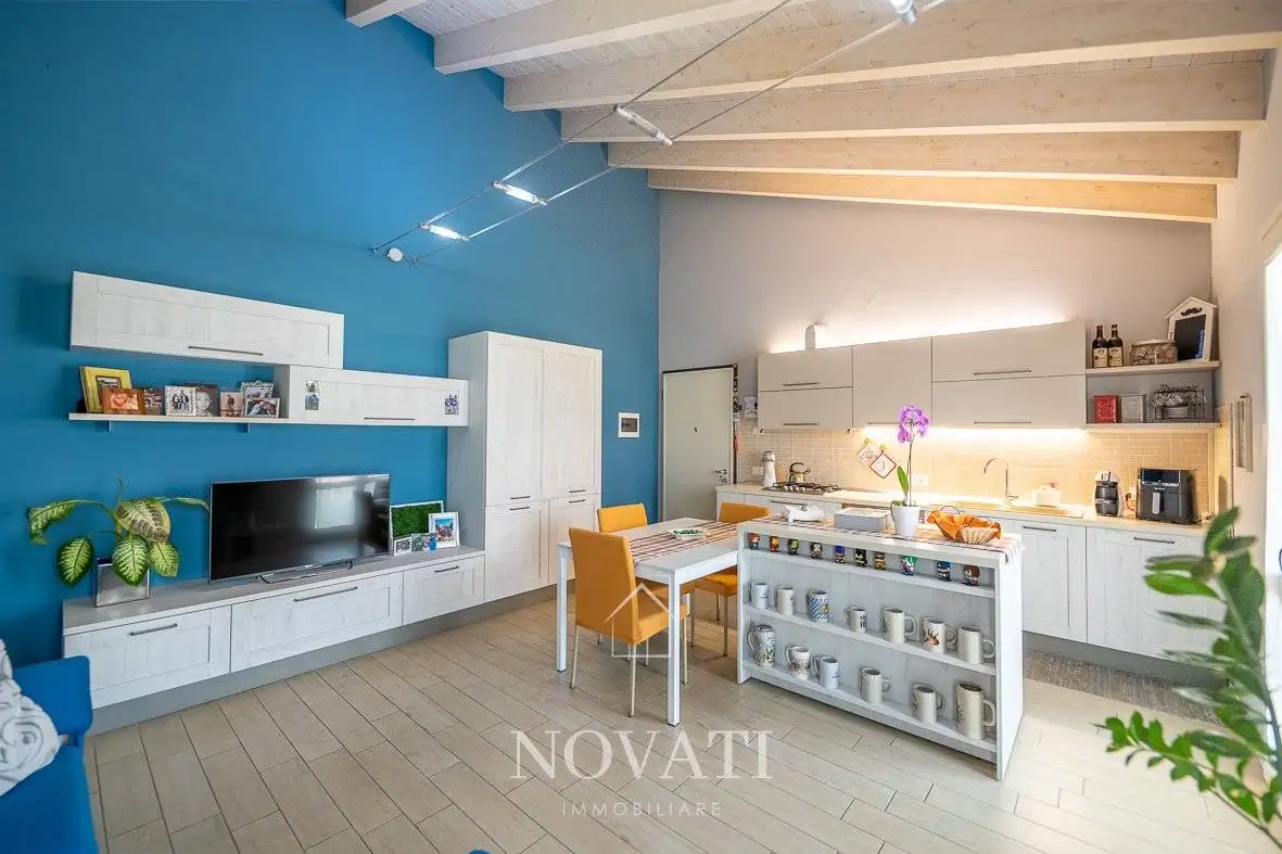 Trilocale ottimo stato, primo piano, Cavacurta, Castelgerundo - foto 4