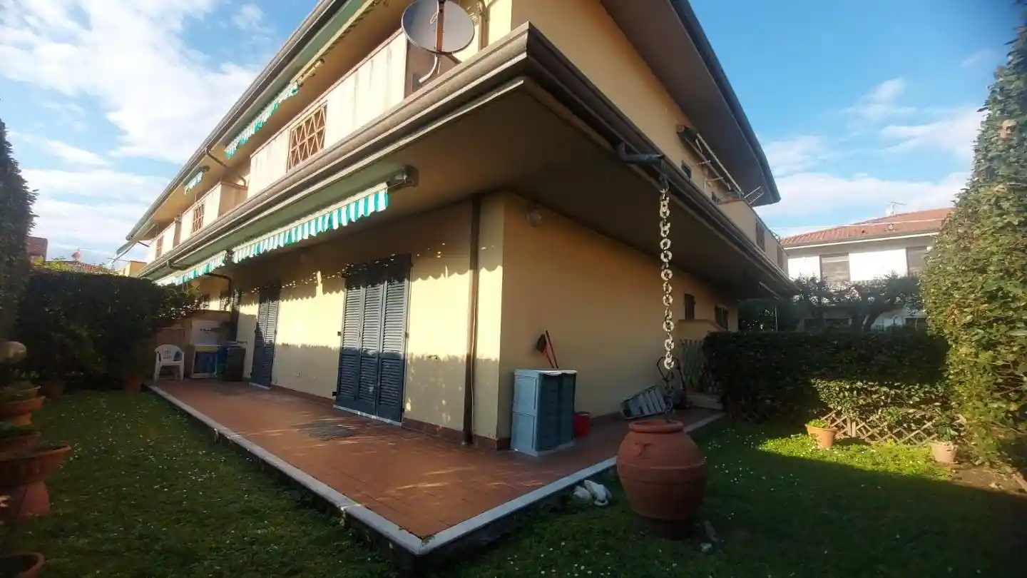 Villetta a schiera in vendita a Massa