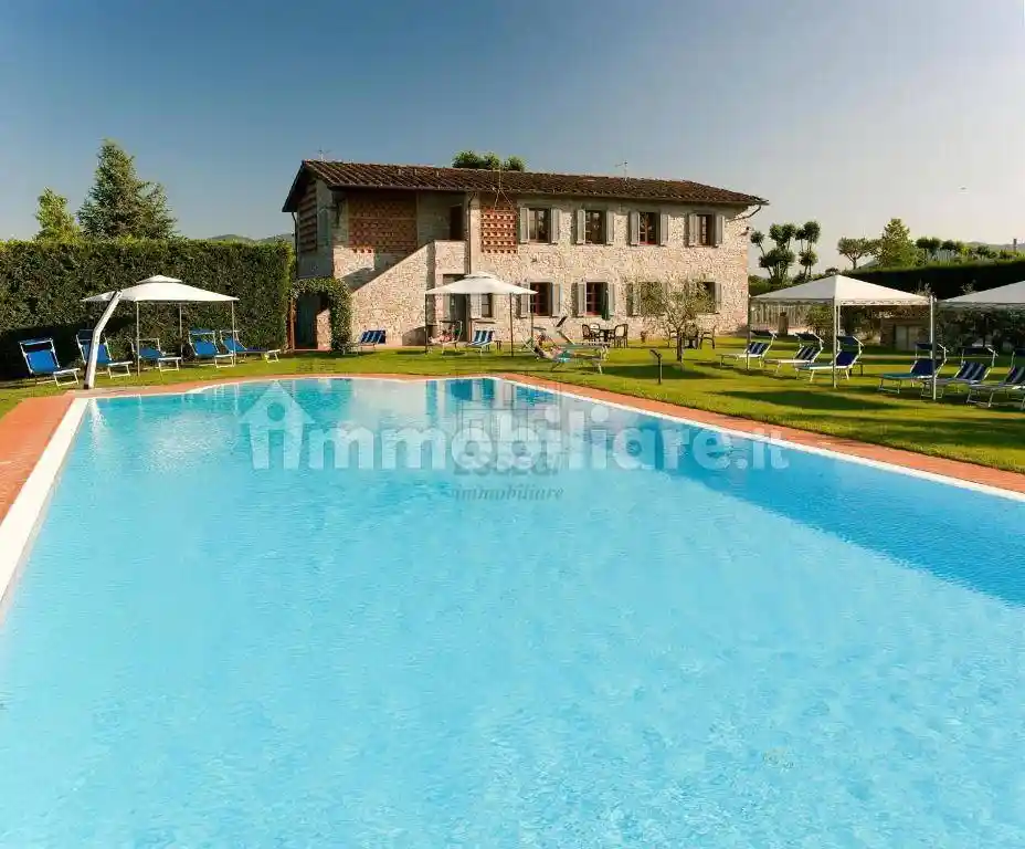 Rustico - Casale in vendita a Lucca