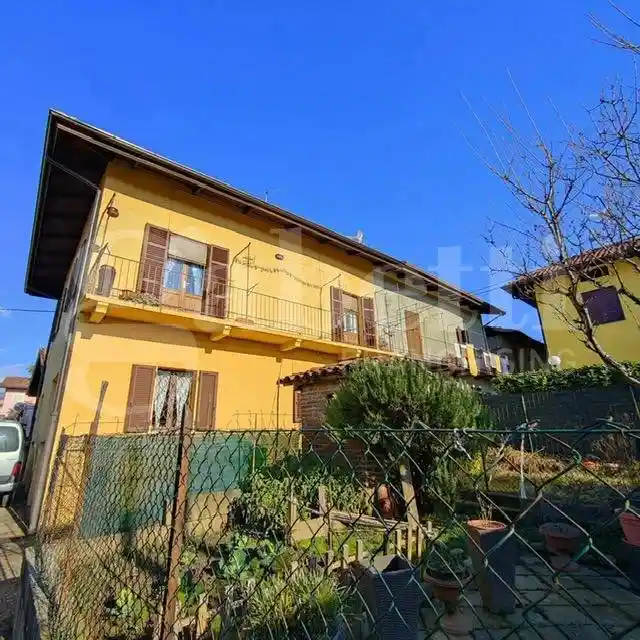 Casa indipendente in vendita a Biella