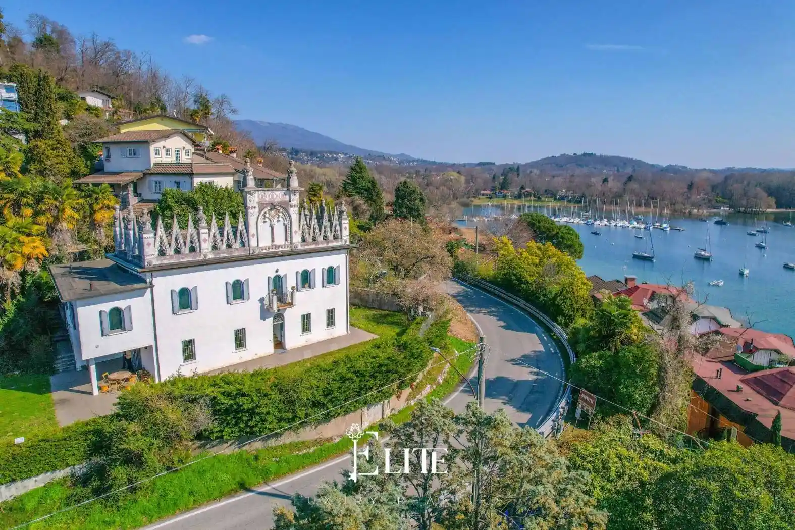 Villa in vendita a Leggiuno