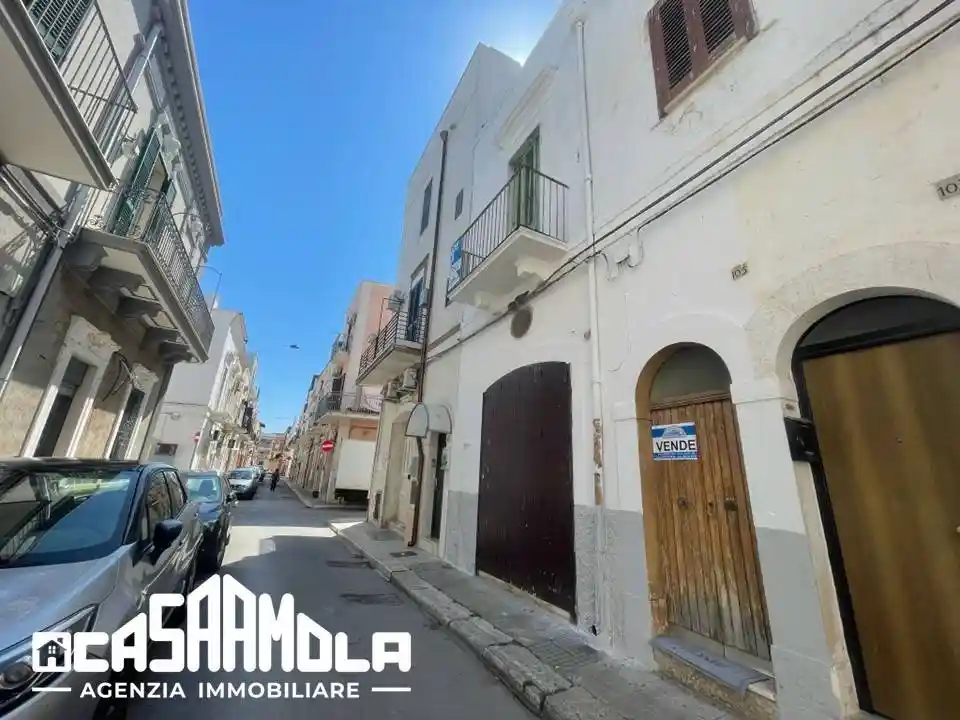 Casa indipendente in vendita a Mola di Bari