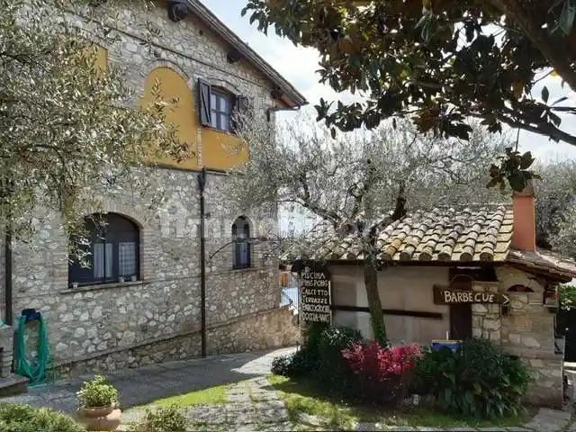 Casa indipendente in vendita a Narni
