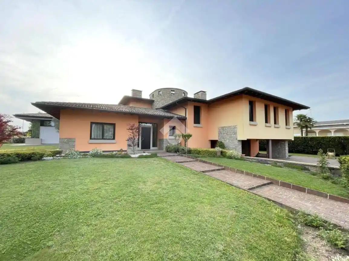 Villa in vendita a Asola