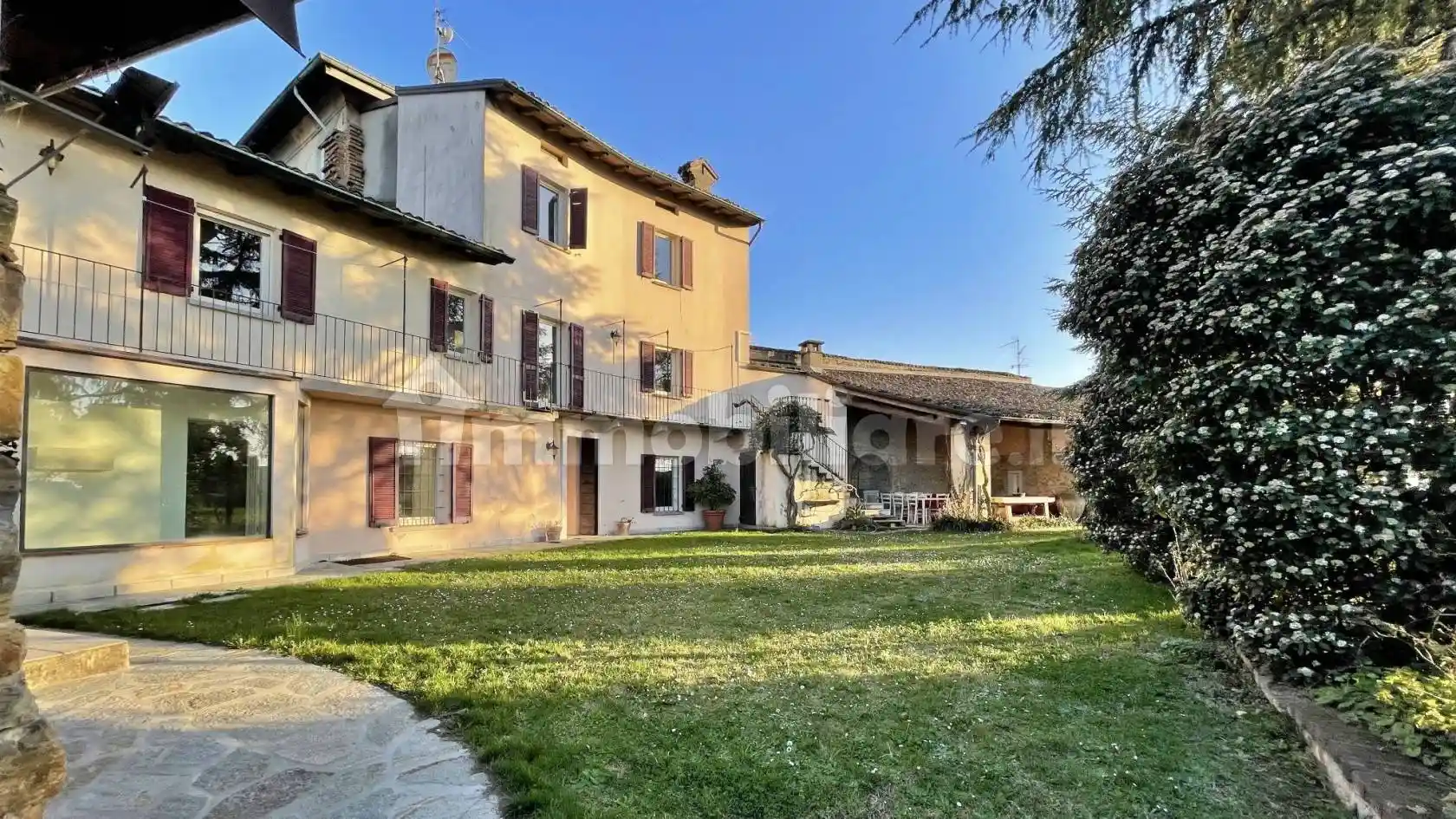 Villa in vendita a Montù Beccaria