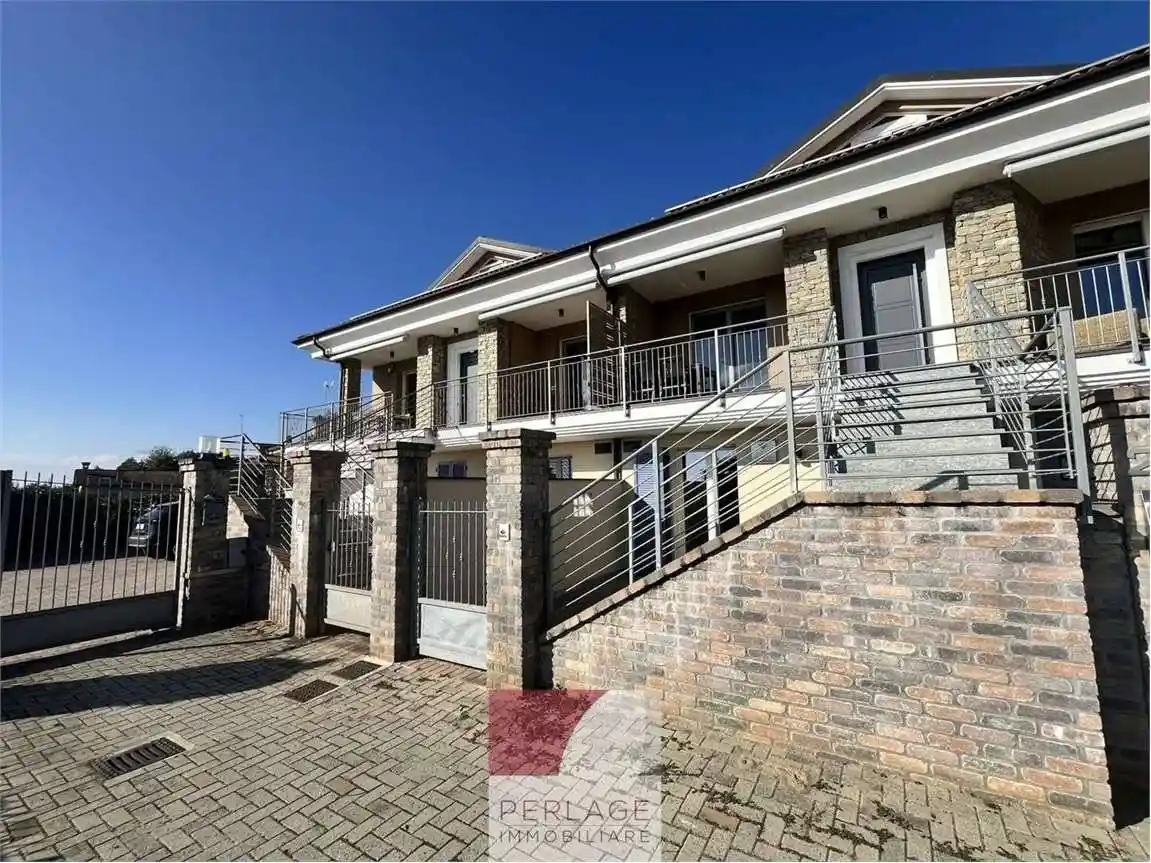 Villa in vendita a Sanfrè