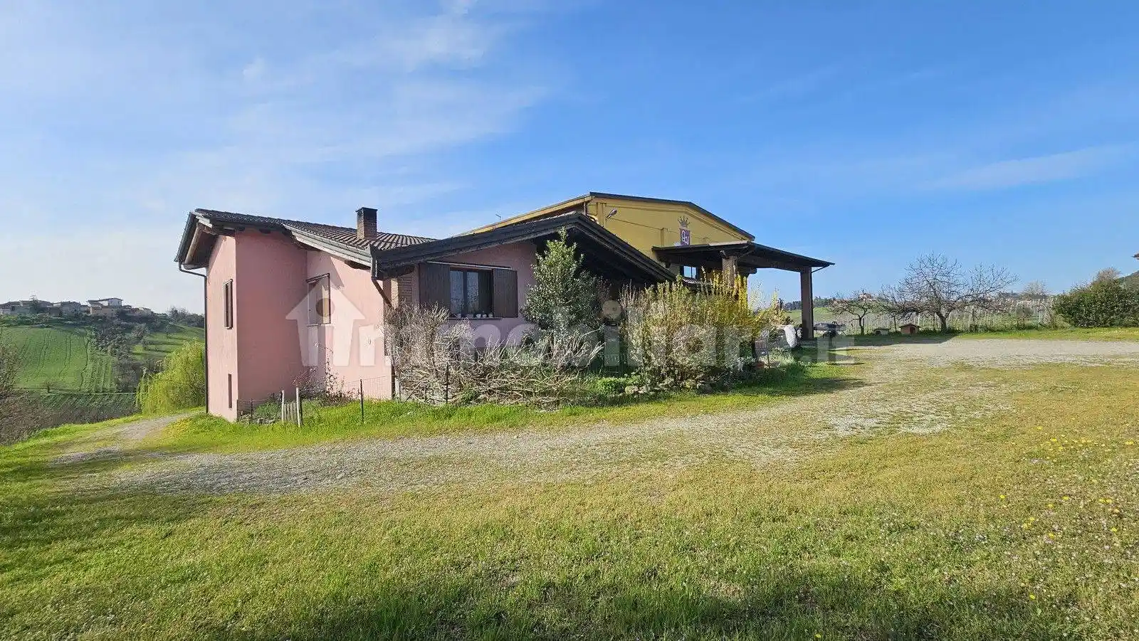 Villa in vendita a Ziano Piacentino