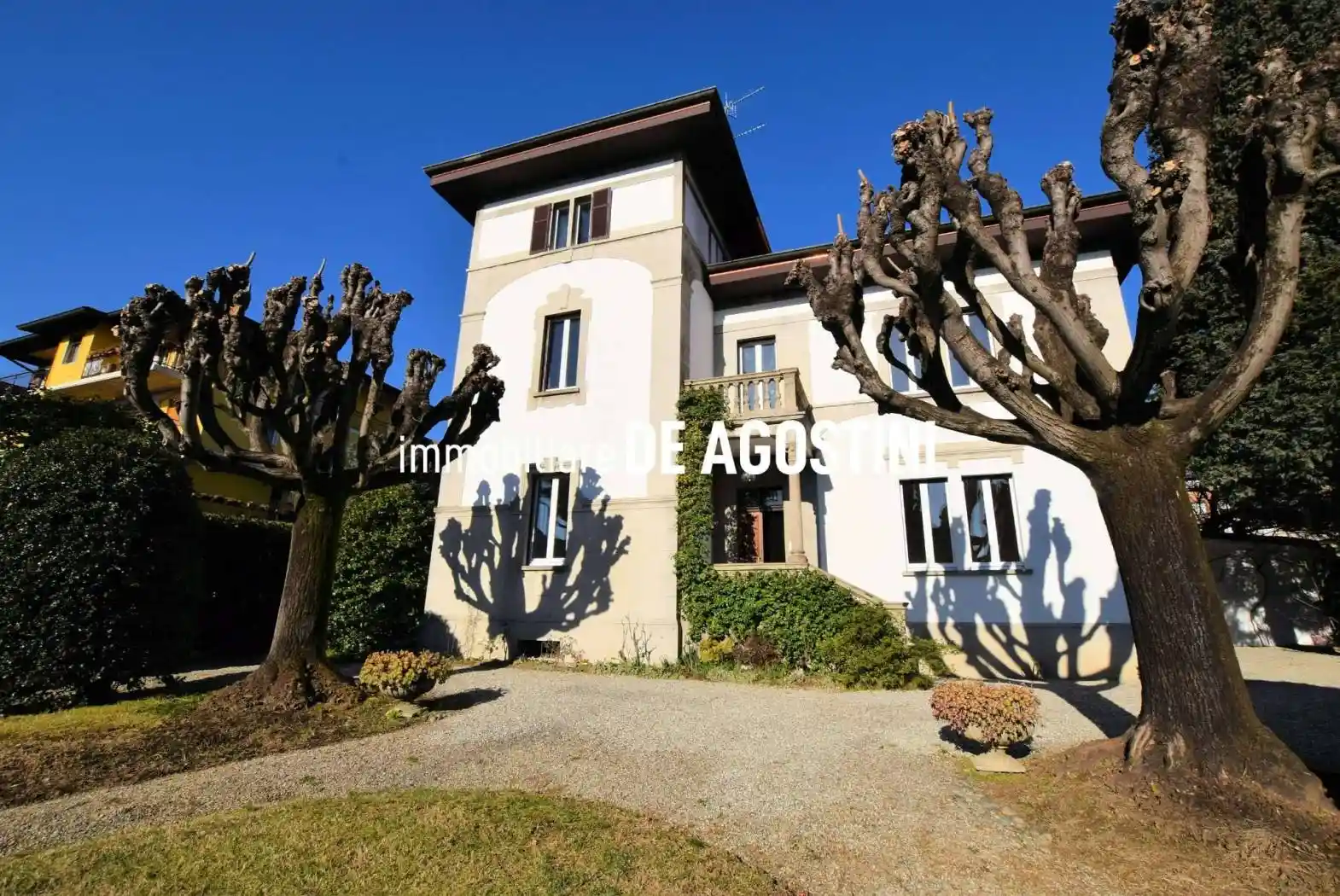 Villa in affitto a Arona