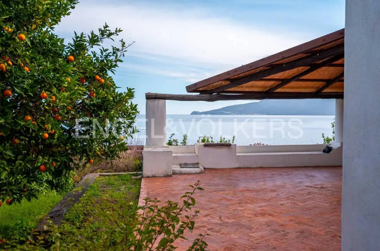 Villa in vendita a Santa Marina Salina