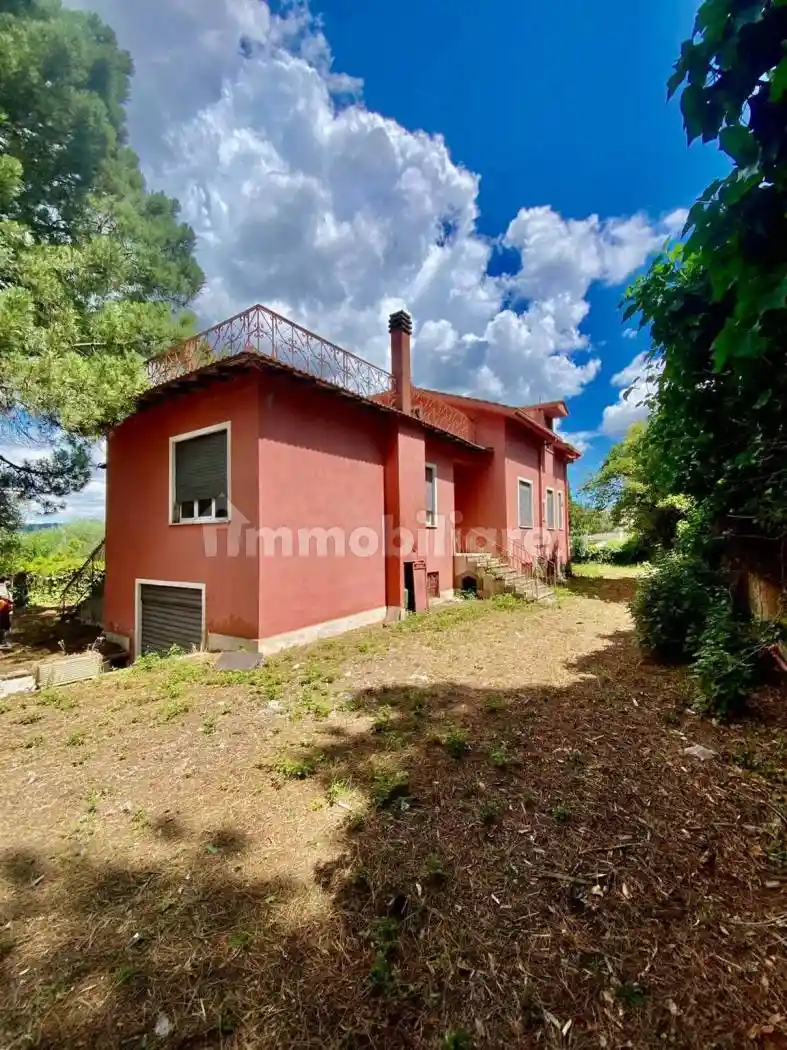 Villa in vendita a Sutri