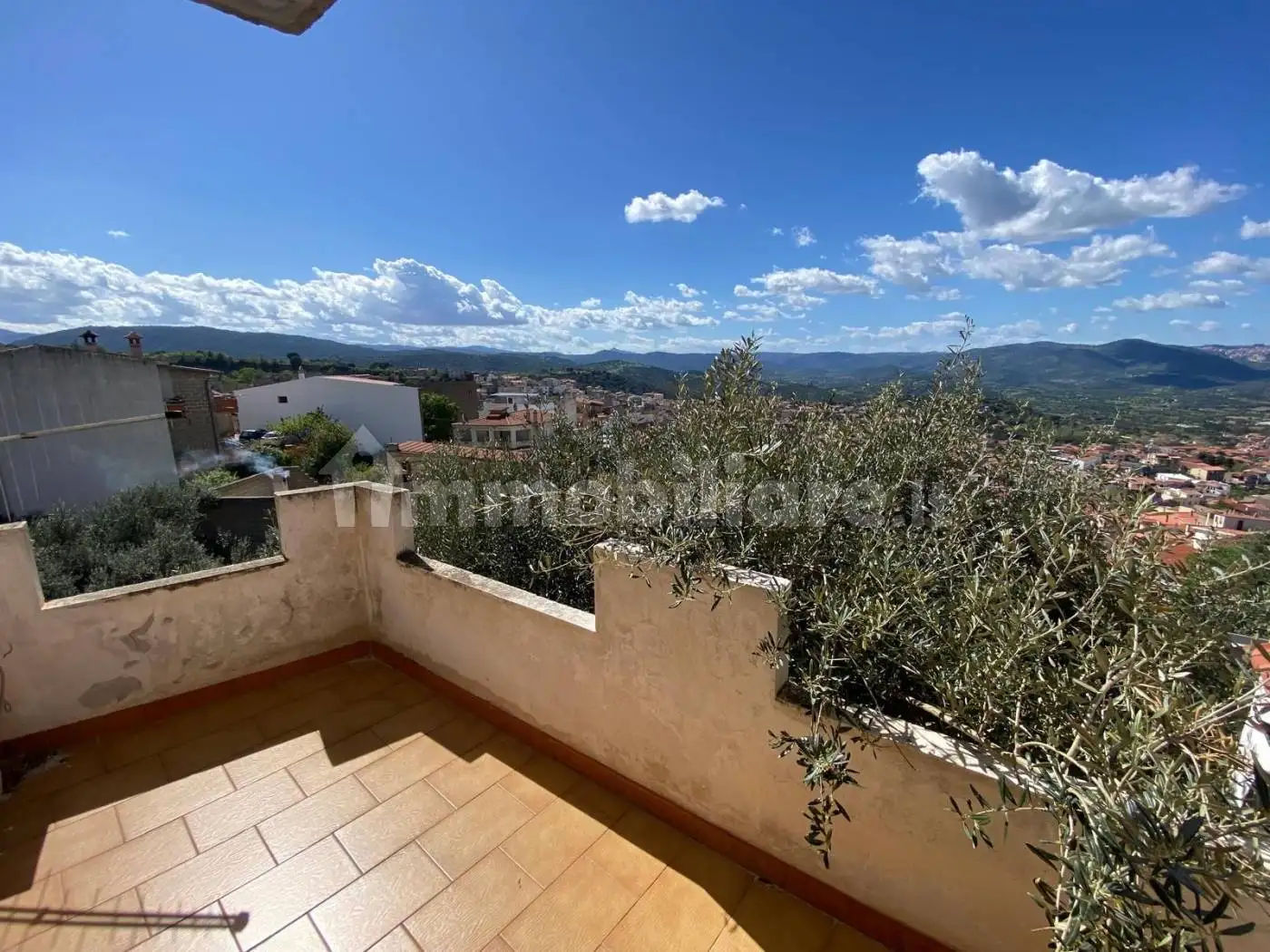 Appartamento in vendita a Oliena