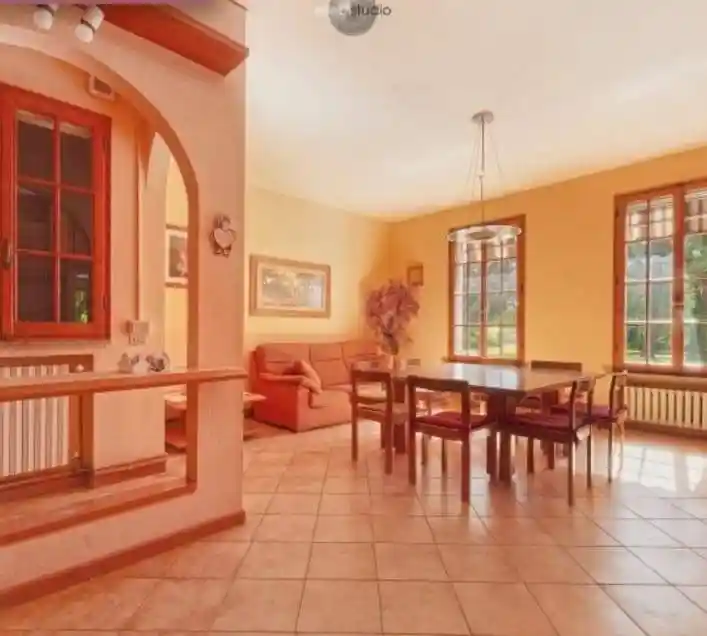 Villa in vendita a Novi di Modena