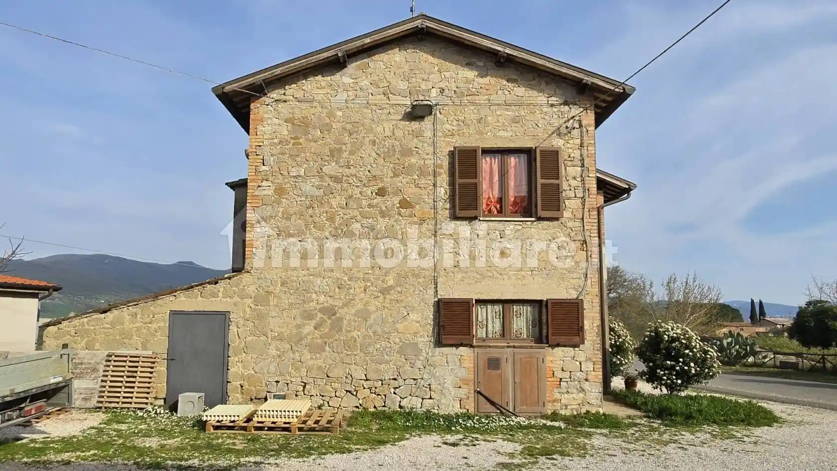 Rustico - Casale in vendita a Baschi