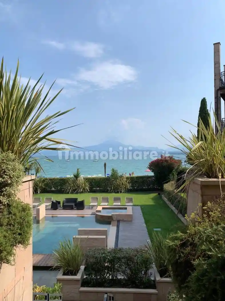 Appartamento in affitto a Peschiera del Garda