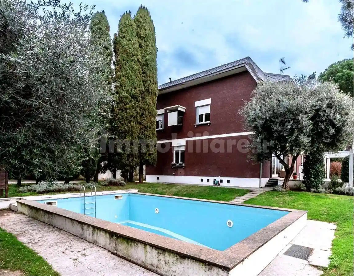 Villa in vendita a Inverigo