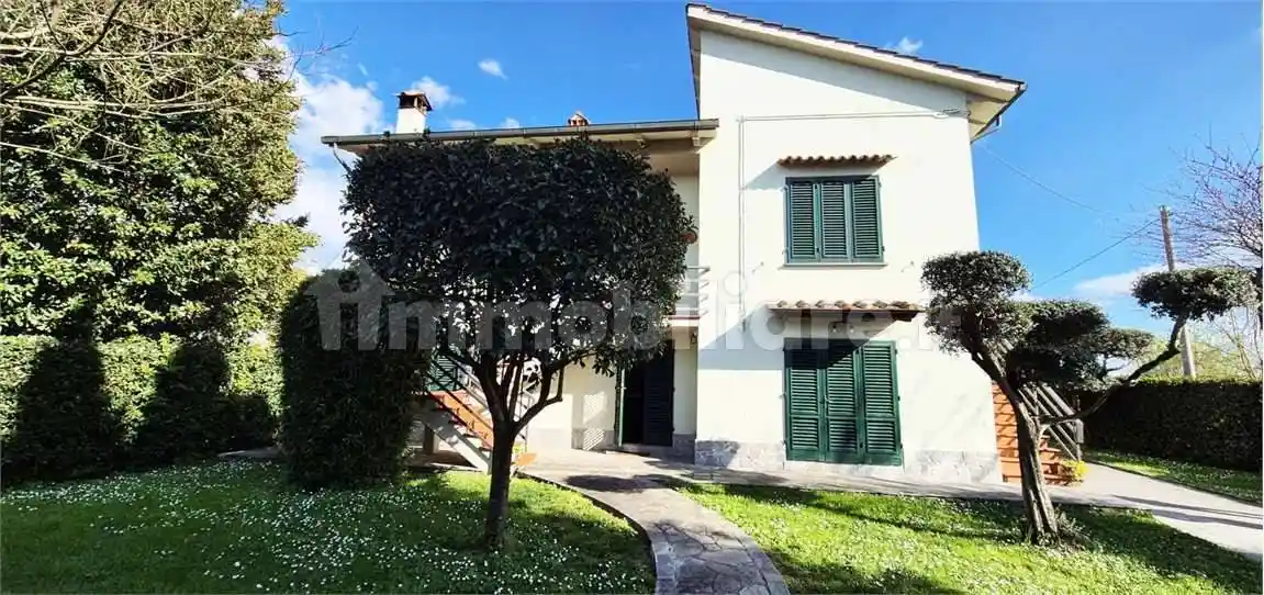 Villa in vendita a Prato