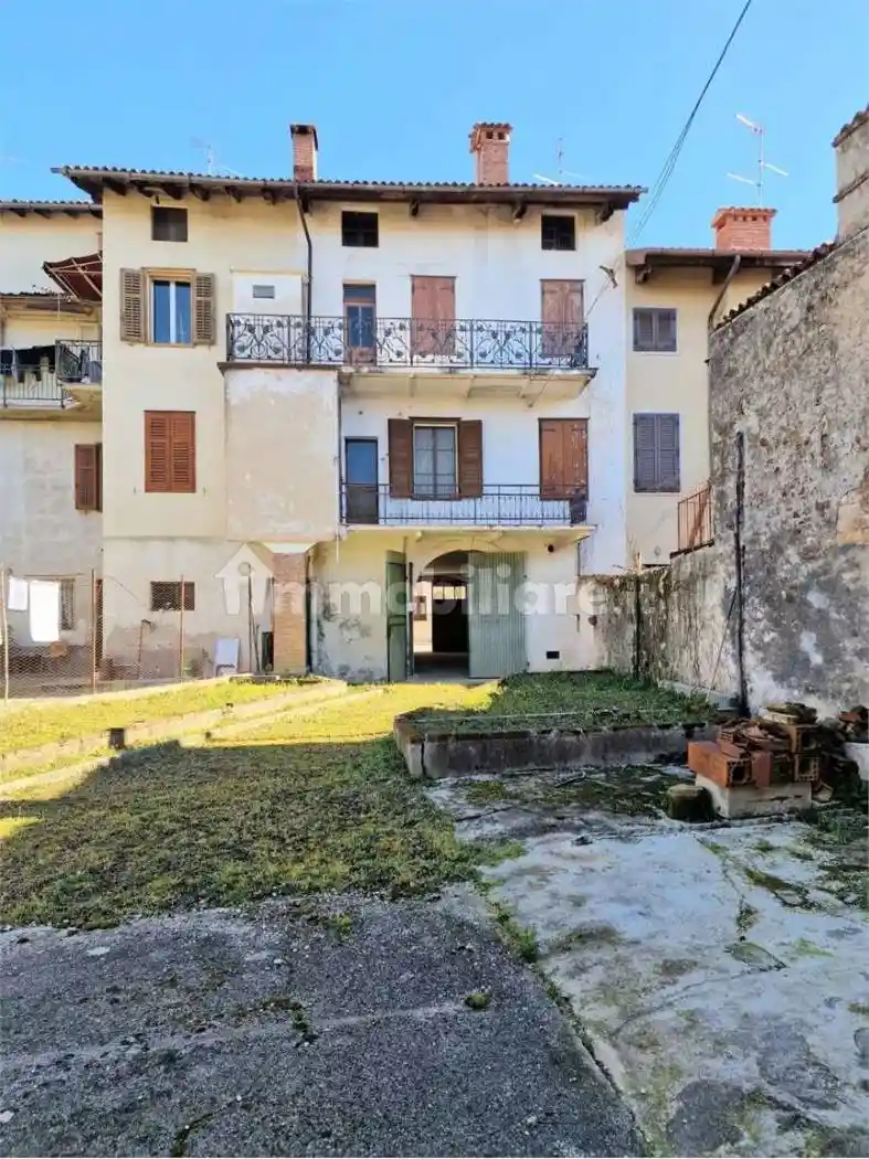 Palazzo - Edificio in vendita a Cormons