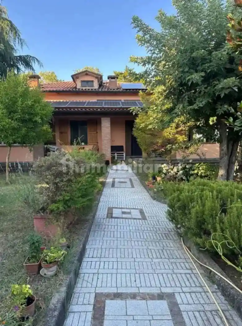 Villa in vendita a Traversetolo