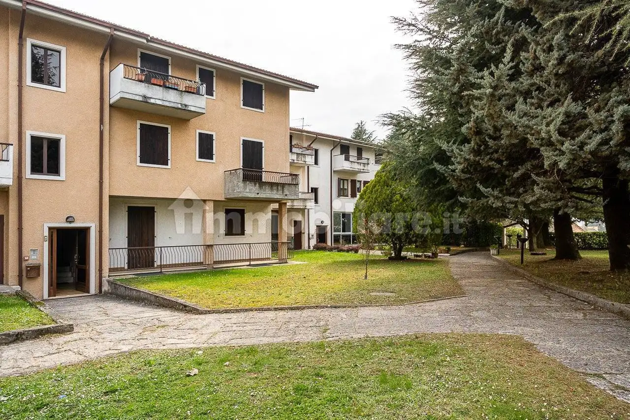 Quadrilocale via Lessini 65, Centro, Cerro Veronese - foto 2