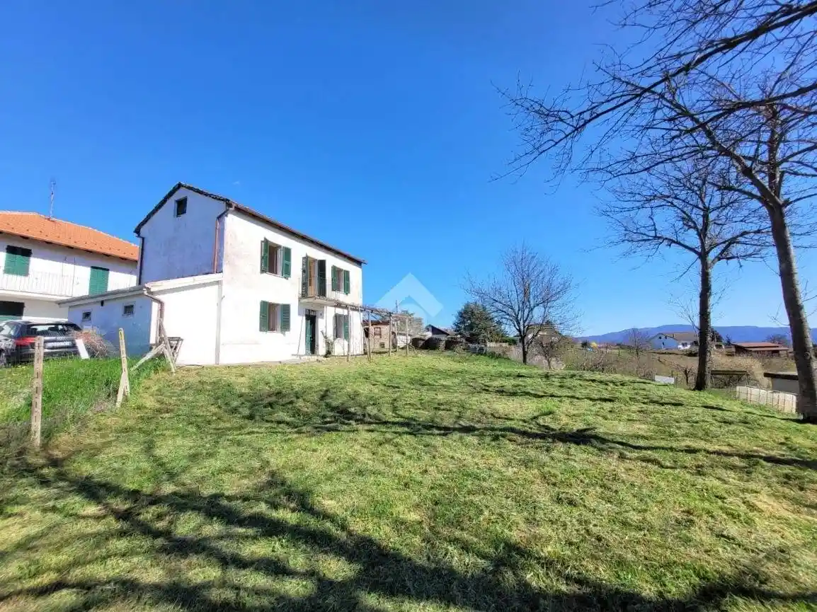 Casa indipendente in vendita a Ponzone