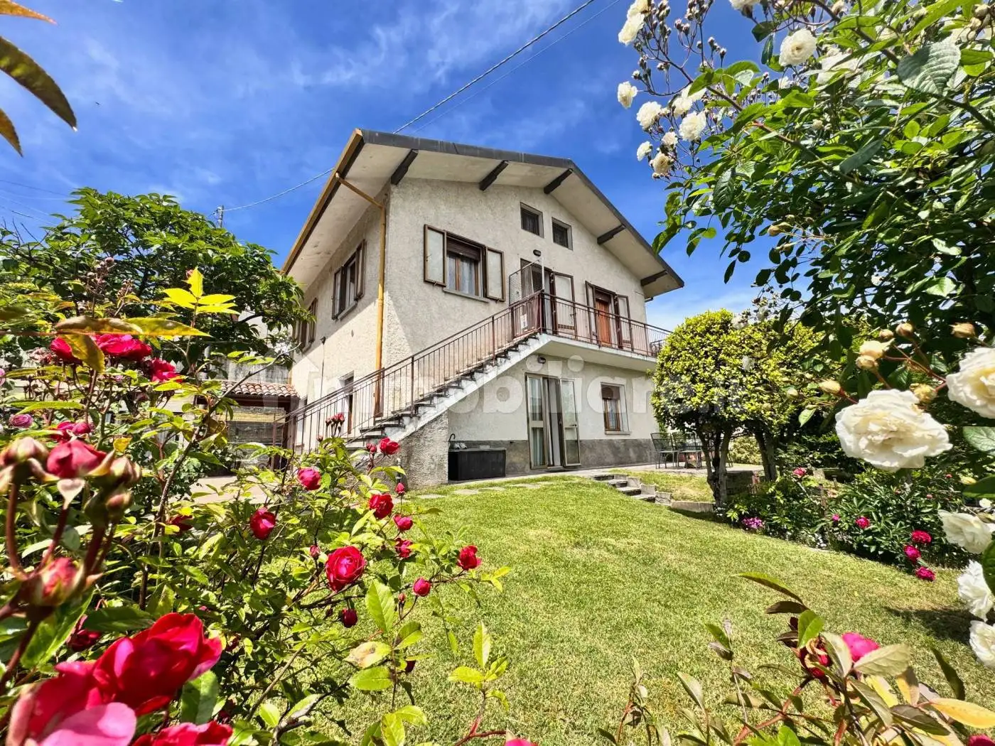 Villa in vendita a Lizzano in Belvedere