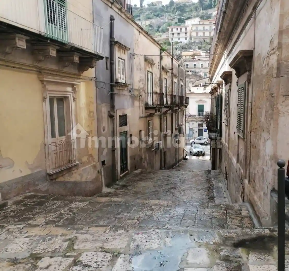 Palazzo - Edificio in vendita a Modica