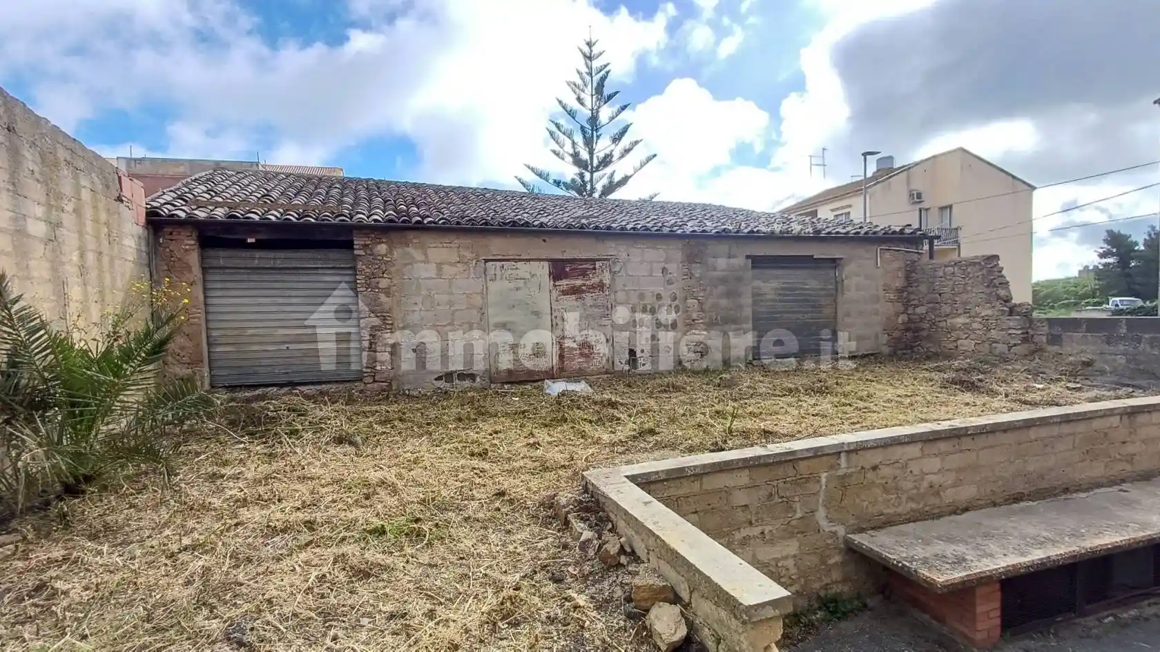 Palazzo - Edificio in vendita a Caltagirone