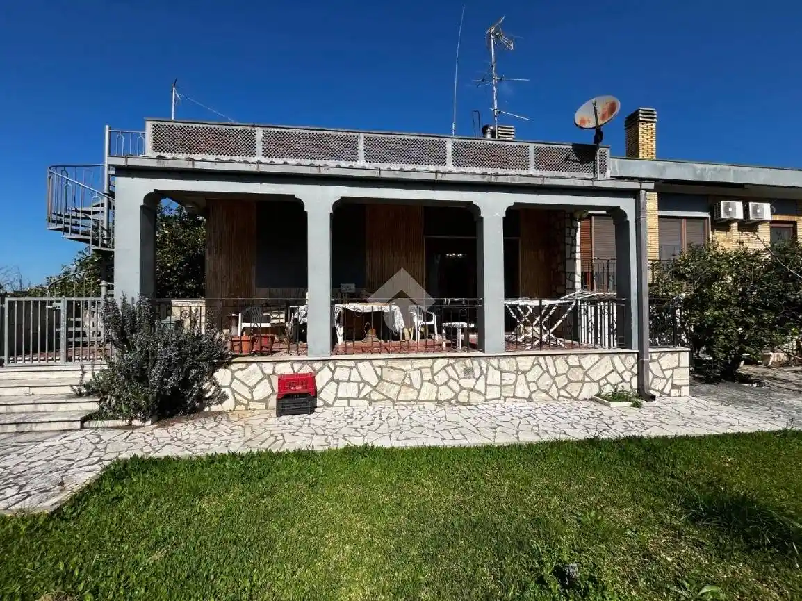 Villa in vendita a Nettuno