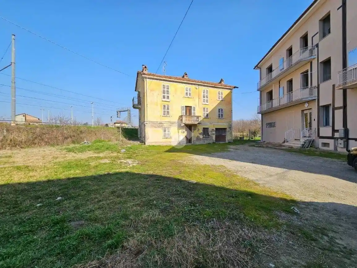 Casa indipendente in vendita a Nizza Monferrato