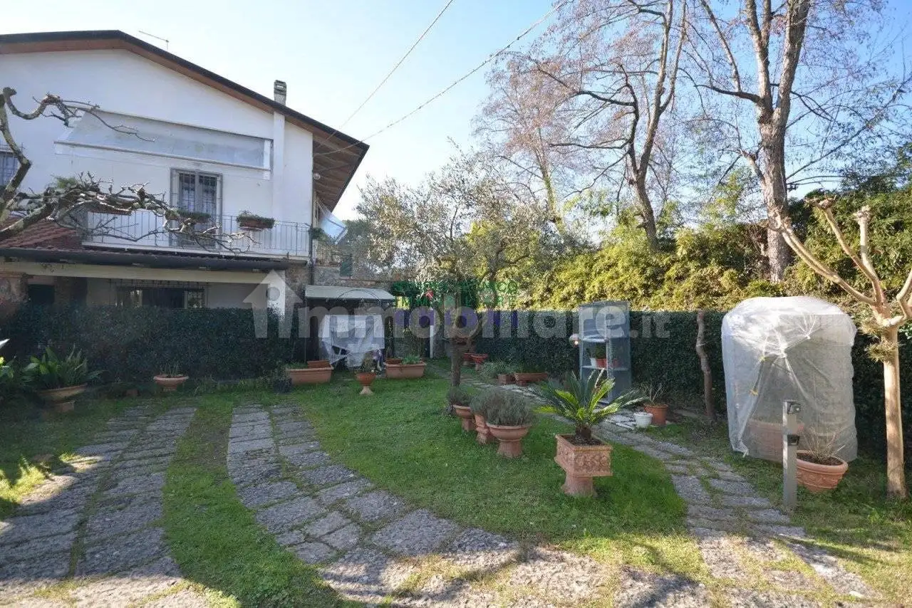 Villetta a schiera in affitto a Massa