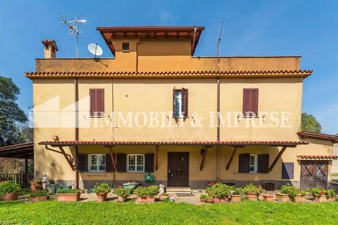 Rustico - Casale in vendita a Roma