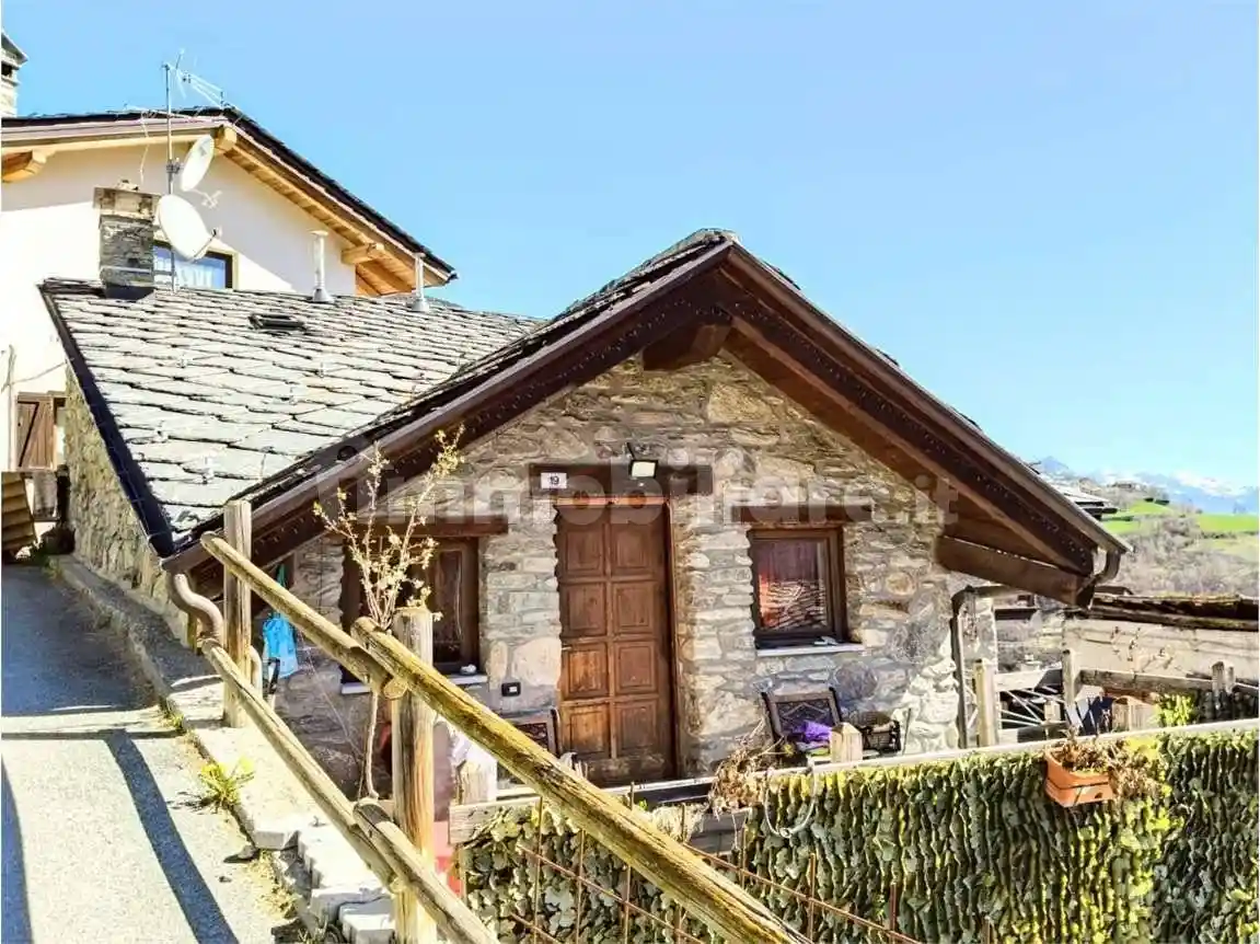 Casa indipendente in vendita a Quart