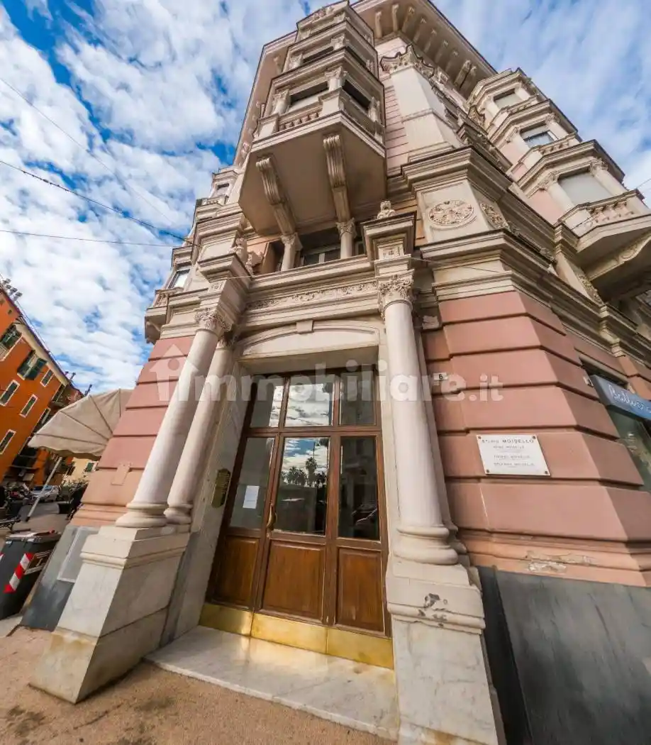 Appartamento in vendita a Genova