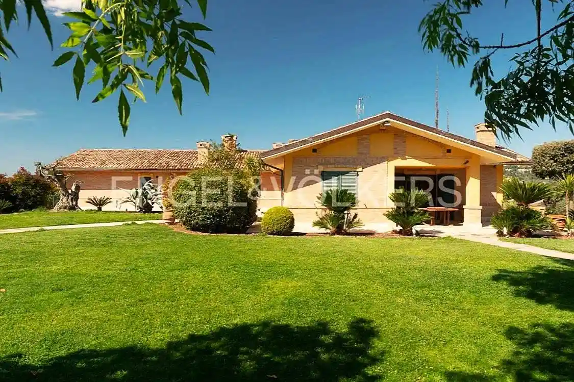 Villa in vendita a Recanati