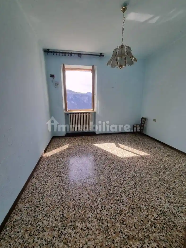 Terratetto plurifamiliare 194 m², da ristrutturare, Vobarno - foto 3