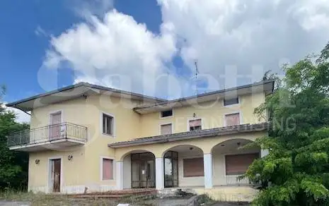 Palazzo - Edificio in vendita a Gandosso