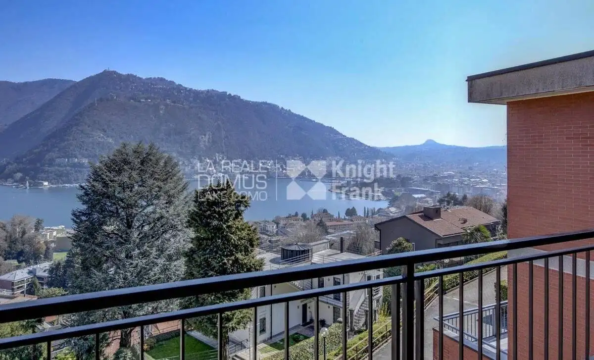 Villa in vendita a Como