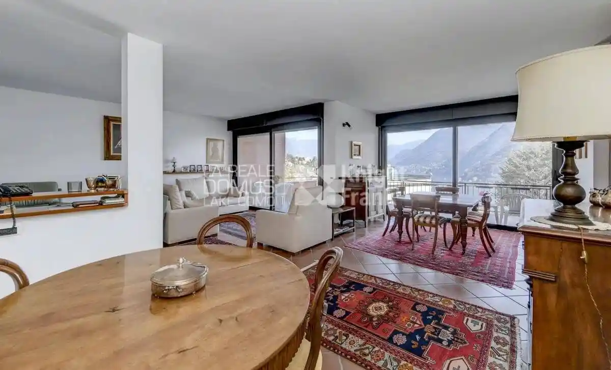 Villa unifamiliare, buono stato, 245 m², Nino Bixio, Como - foto 3