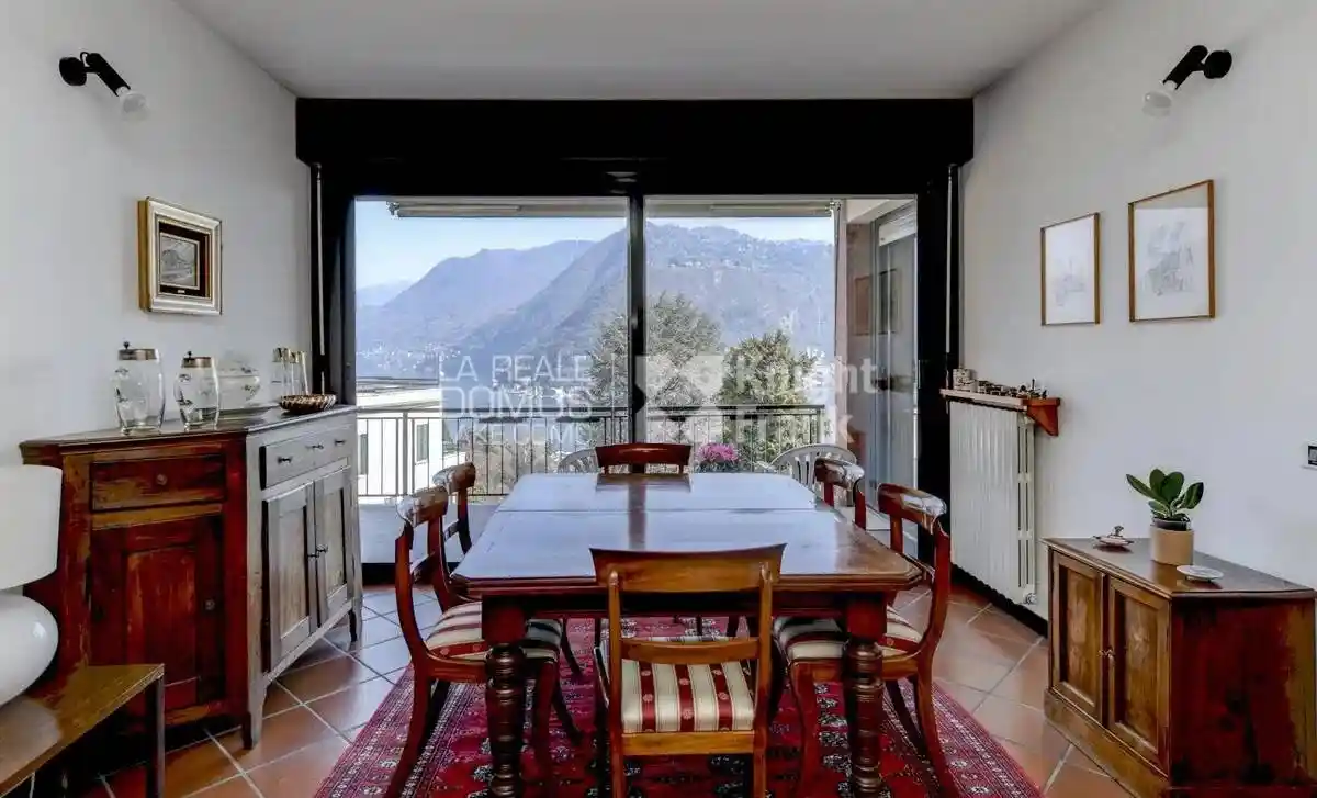 Villa unifamiliare, buono stato, 245 m², Nino Bixio, Como - foto 5