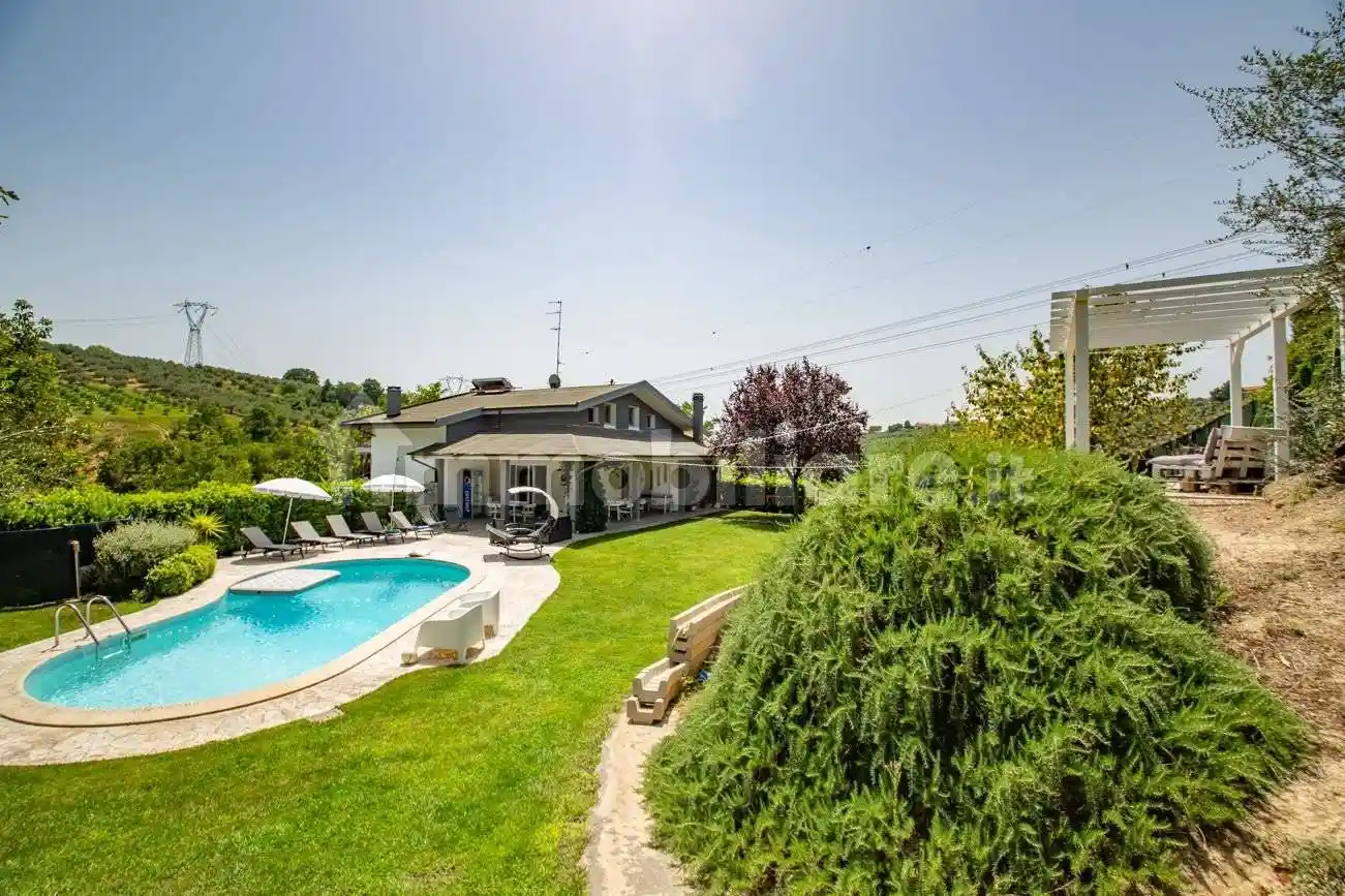 Villa bifamiliare, ottimo stato, 373 m², Collecorvino - foto 5