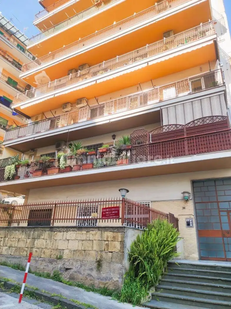 Appartamento in vendita a Napoli