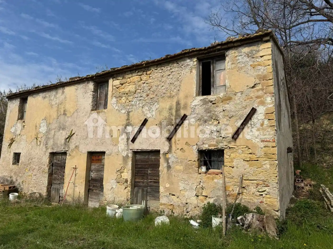 Rustico - Casale in vendita a Pergola
