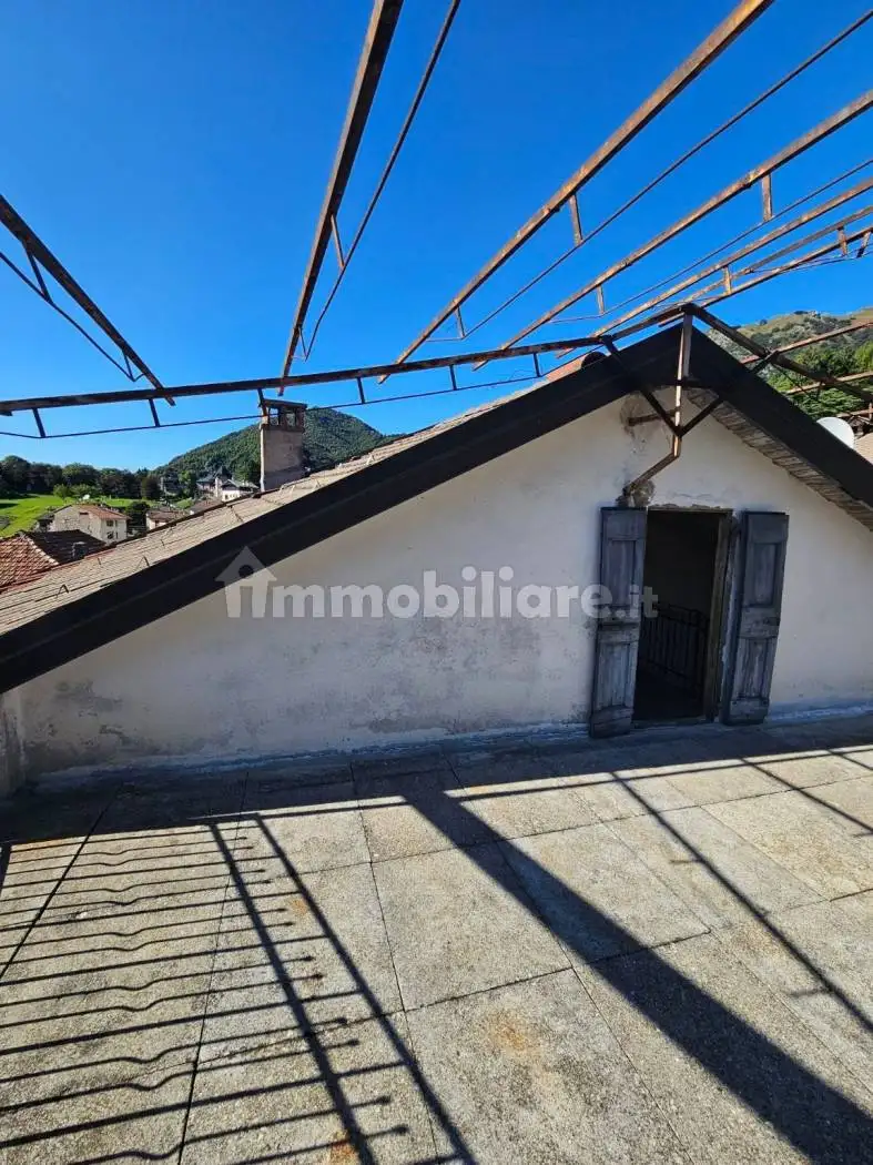 Terratetto unifamiliare via Antonio Stoppani 10, Centro, Esino Lario - foto 4