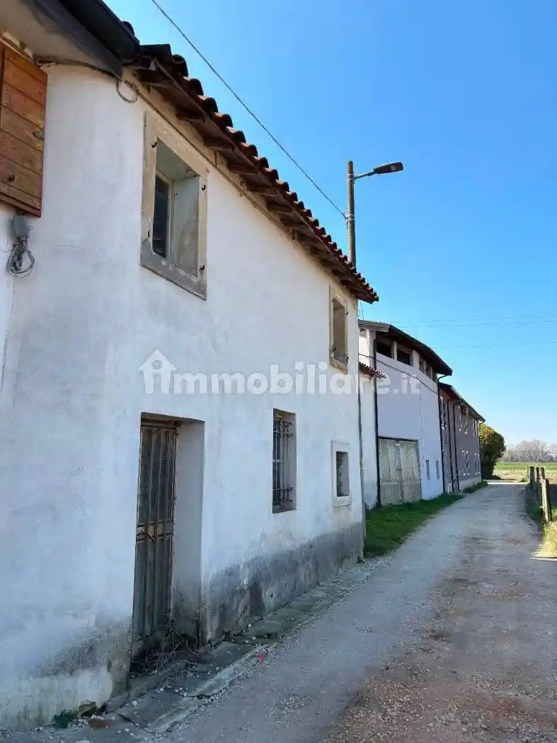 Terratetto unifamiliare 220 m², da ristrutturare, Castiglione, Verona - foto 5