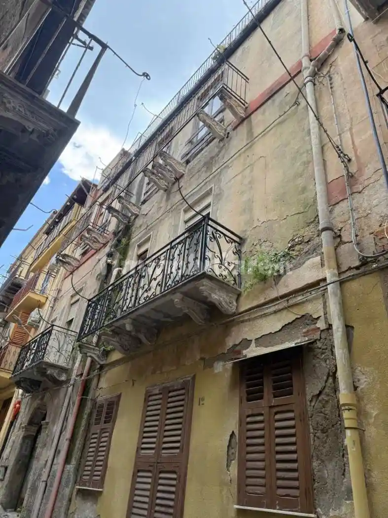 Palazzo - Edificio in vendita a Licata